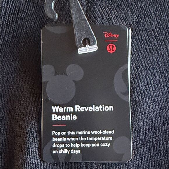 🆕 LULULEMON Disney x Lululemon Warm Revelation Beanie Mickey Mouse NWT Black - Picture 13 of 16